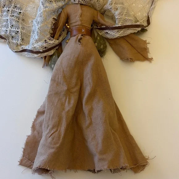 Robert Tonner Doll - Deja Vu Warrior Woman - Picture 6 of 15